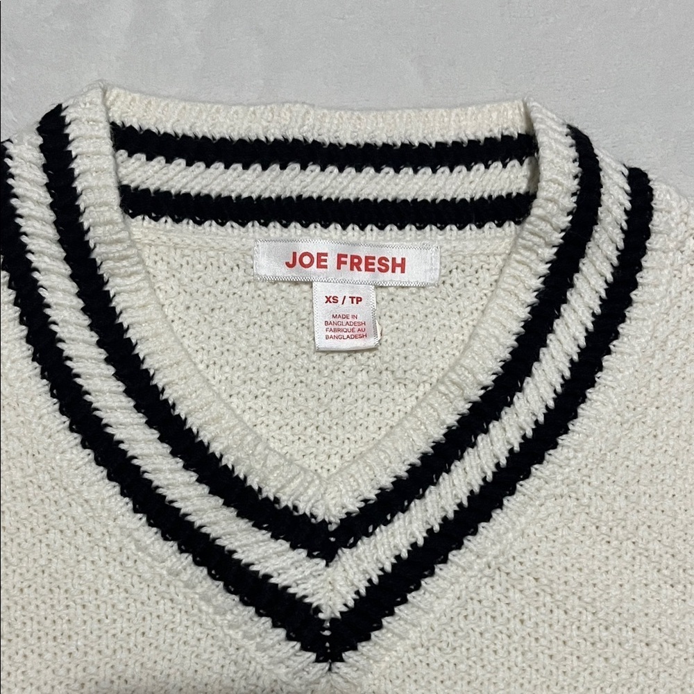 Joe Fresh V-Neck Sweater Vest in White and Black - Picture 3 of 4